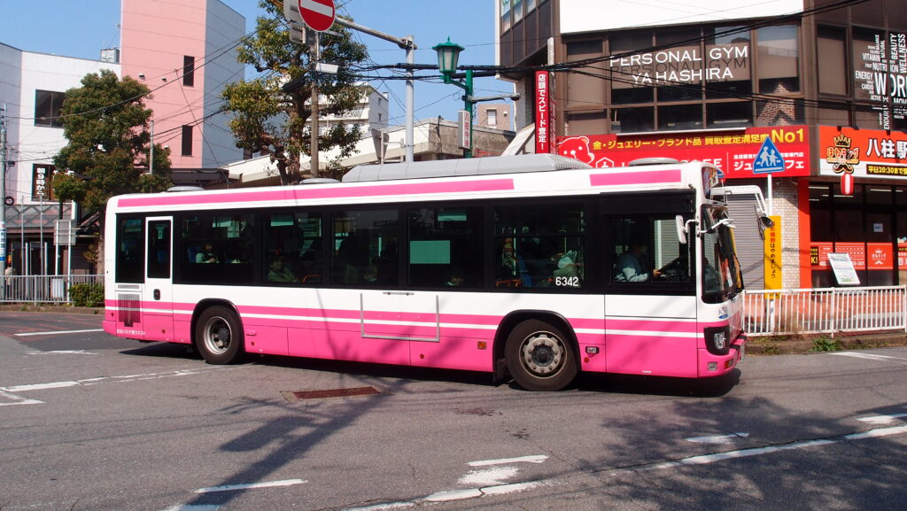 春 司法書士・行政書士事務所(松戸市)は新八柱駅・八柱駅から徒歩1分のアクセス。路線バスも多く走っています。